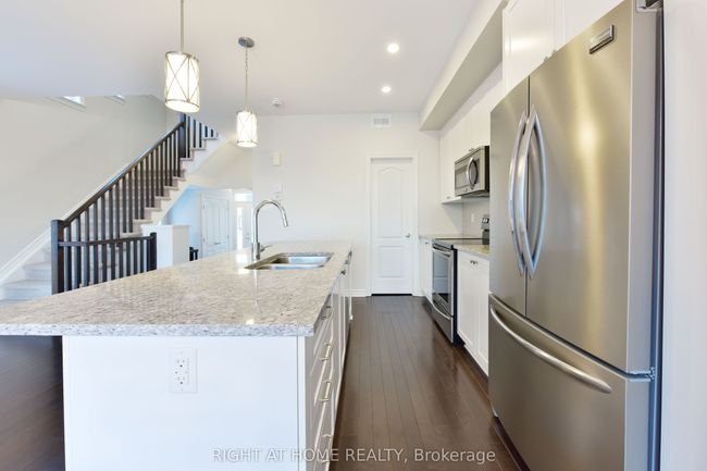 256 Brambling Way, House attached with 3 bedrooms, 3 bathrooms and 1 parking in Nepean ON | Image 10