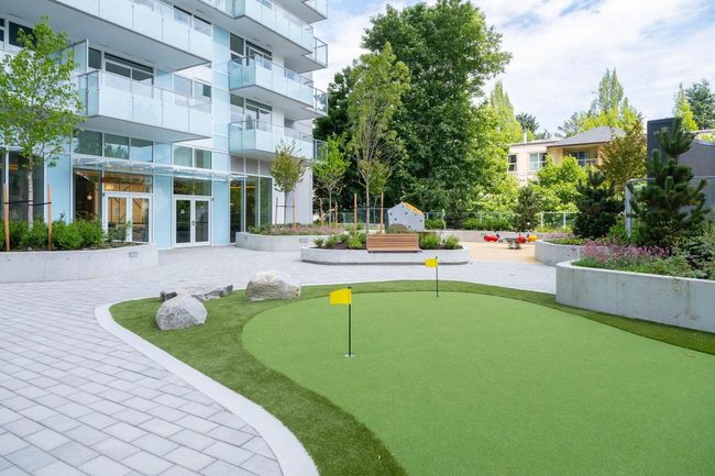 1104 - 13778 100 Ave, Condo with 2 bedrooms, 2 bathrooms and 1 parking in Surrey BC | Image 36