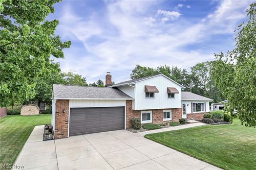 8123 Stuart Ct, North Royalton, OH, 44133-2258 | Card Image