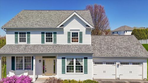 311 Brennan Woods Dr, Williston, VT, 05495-8919 | Card Image