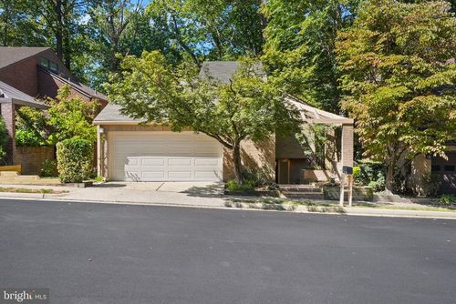 9904 Great Oaks Way, FAIRFAX, VA, 22030-1607 | Card Image