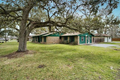 810 Mulberry Ln, Brazoria, TX, 77422-8506 | Card Image
