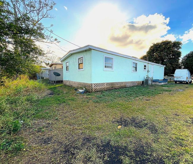 821 Rickey Jackson Blvd, House other with 5 bedrooms, 2 bathrooms and null parking in Pahokee FL | Image 6
