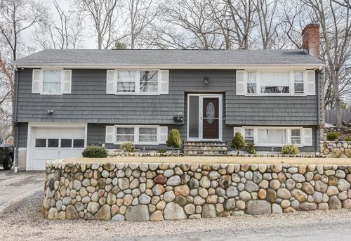 215 Trull Ln E, Lowell, MA, 01852-1633 | Card Image