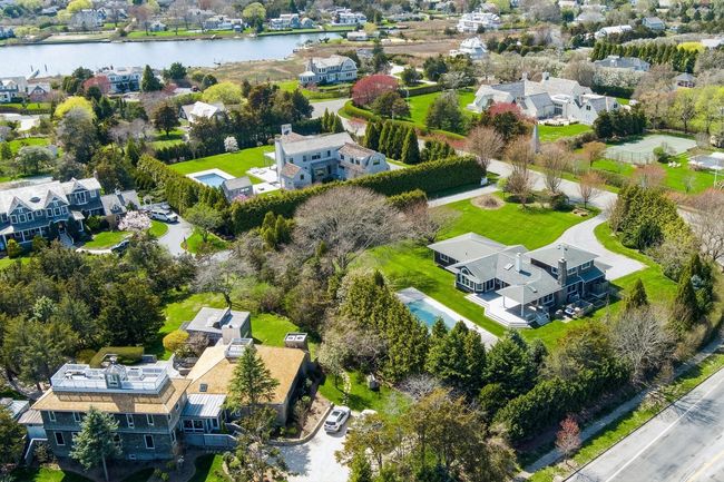 Located in the Quogue Estate Section | Image 32