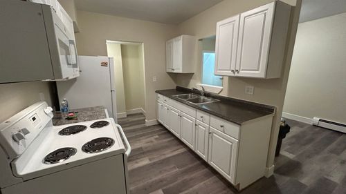 17 Park St, Dover, NH, 03820-3140 | Card Image