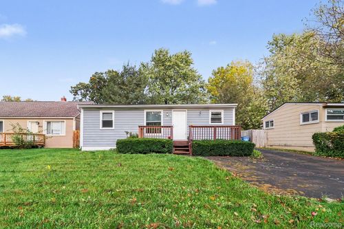 3291 Melmoor St, Commerce Township, MI, 48382-4638 | Card Image