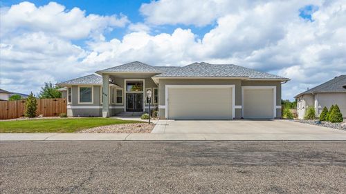 2134 Monument Village Cir, Grand Junction, CO, 81507-1043 | Card Image