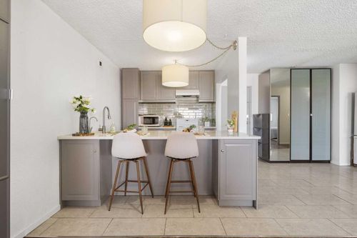 1406-221 6 Ave Se, Calgary, AB, T2G4Z9 | Card Image
