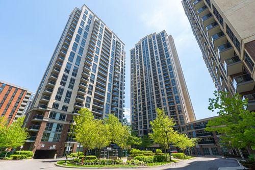 504-3 Michael Power Place, Etobicoke, ON, M9A0A2 | Card Image