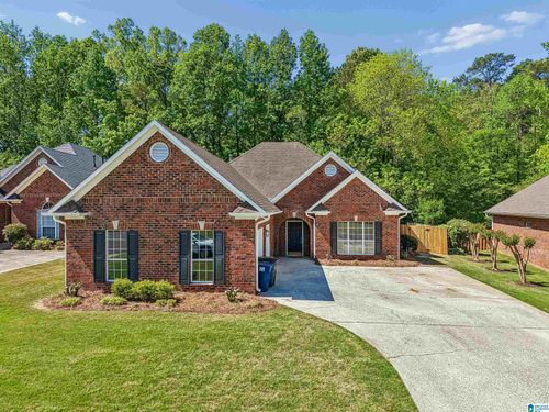 4461 Parkwood Cir, TRUSSVILLE, AL, 35173-1526 | Card Image