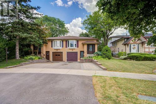 19 Hepworth Drive, Toronto (Willowridge-Martingrove-Richview), ON, M9R3W1 | Card Image
