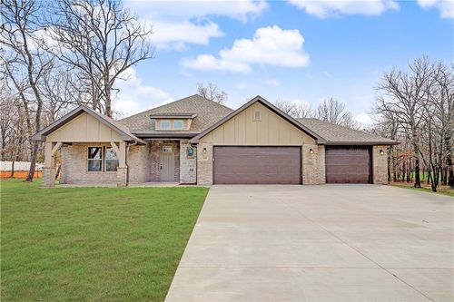 9300 S Pleasant Valley Rd, Gentry, AR, 72734-9698 | Card Image