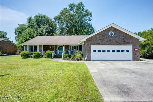 217 Pinewood Dr, New Bern, NC, 28562-9575 | Card Image