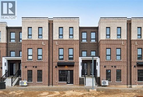 18-70 Kenesky Dr, Hamilton, ON, L8B0R4 | Card Image