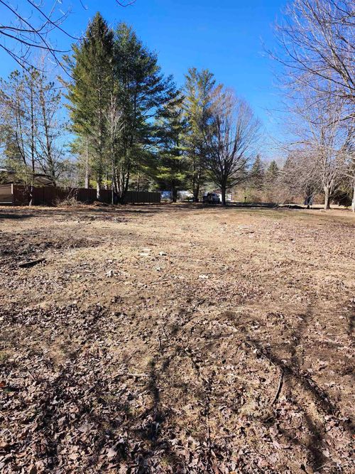 5898 N Sturgeon Rd, Midland, MI, 48642-8385 | Card Image