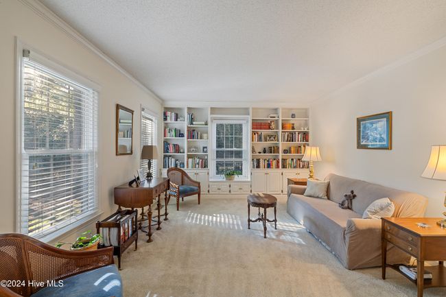 Formal Living Room | Image 4