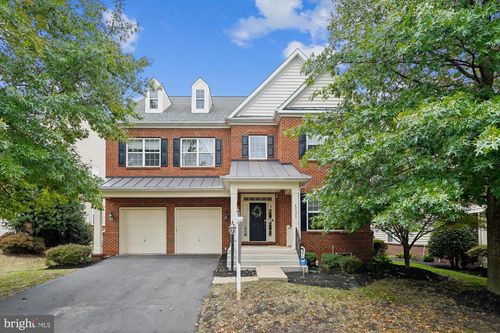 42628 Emperor Dr, BRAMBLETON, VA, 20148-7232 | Card Image
