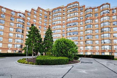 524-6 Humberline Dr, Etobicoke, ON, M9W6X8 | Card Image