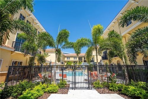 5238 W Kennedy Blvd, TAMPA, FL, 33609-1808 | Card Image