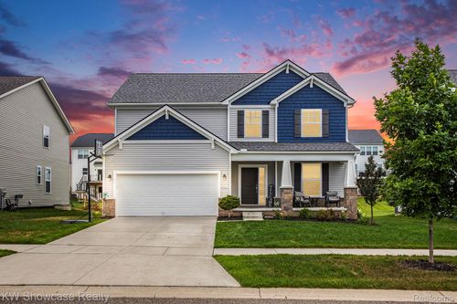 8341 Sharon Dr, White Lake, MI, 48386-3481 | Card Image