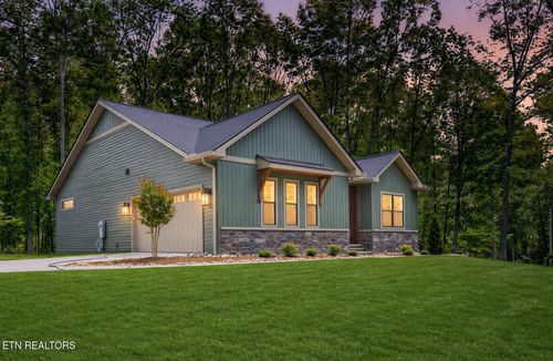 30 Andover Ln, Crossville, TN, 38558-8266 | Card Image