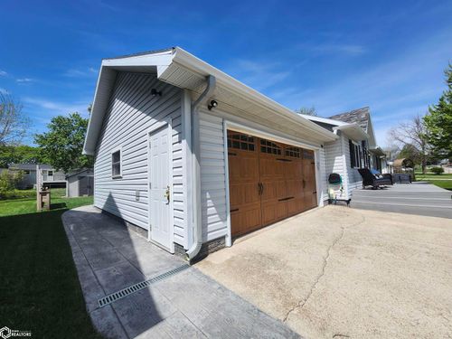 114 Cathedral Oaks Rd, Forest City, IA, 50436-2225 | Card Image