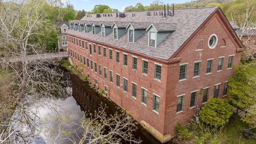 210-25 Pond St, Amesbury, MA, 01913-2325 | Card Image