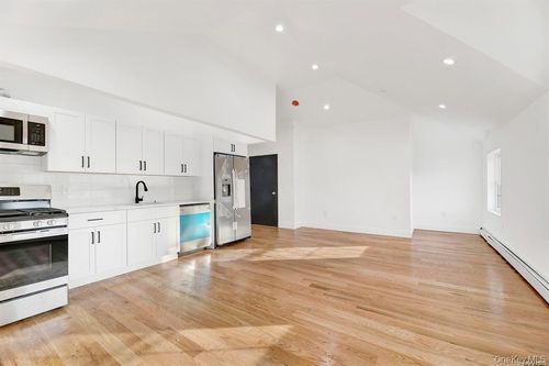 2-161 Beach 25th St, Far Rockaway, NY, 11691-2203 | Card Image