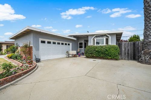 815 Marvista Ave, Seal Beach, CA, 90740-5837 | Card Image