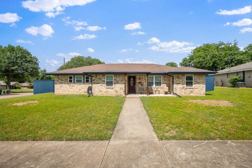 901 Lancaster Park Dr, Lancaster, TX, 75146-1420 | Card Image
