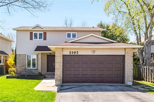 2395 Arnold Cres, Burlington, ON, L7P4J2 | Card Image
