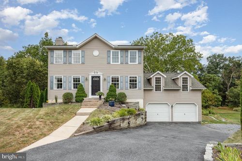 8495 Kensi Ct, HUMMELSTOWN, PA, 17036-8614 | Card Image