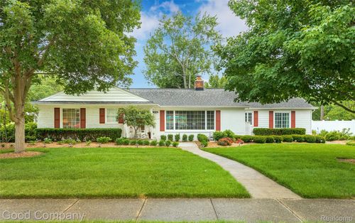 32291 Verona Cir, Beverly Hills, MI, 48025-4273 | Card Image