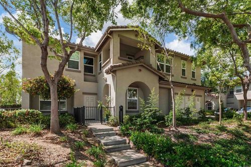 451 Avenida De La Luna, Vista, CA, 92083-3648 | Card Image