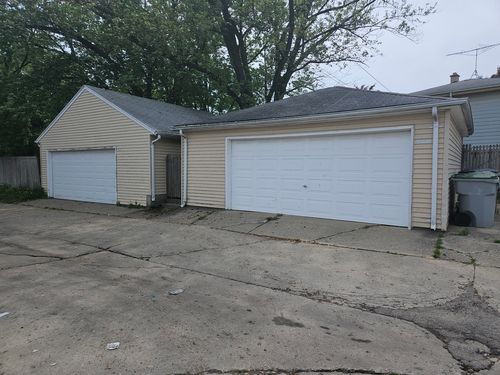 4724 N 88th Ct, MILWAUKEE, WI, 53225-4932 | Card Image