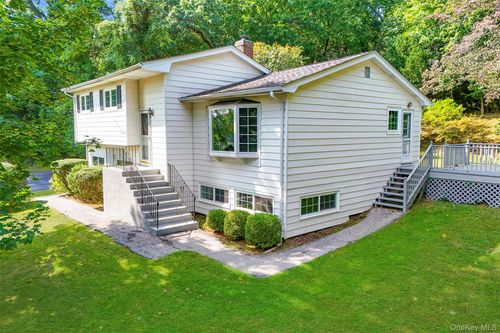 220 Pinebrook Blvd, New Rochelle, NY, 10804-4302 | Card Image