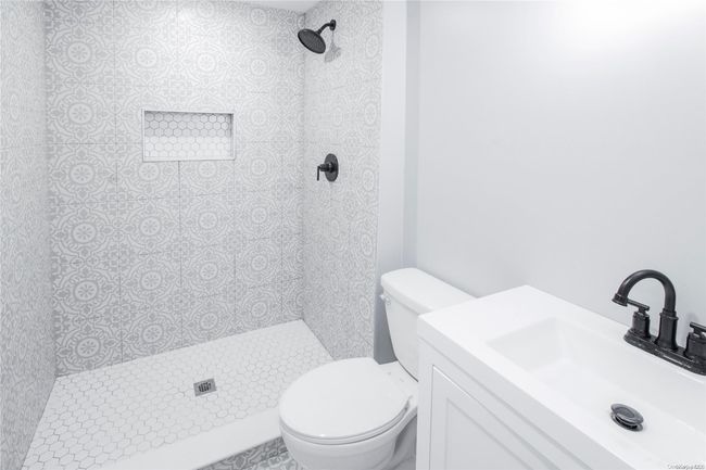 Bsmt Bathroom | Image 15