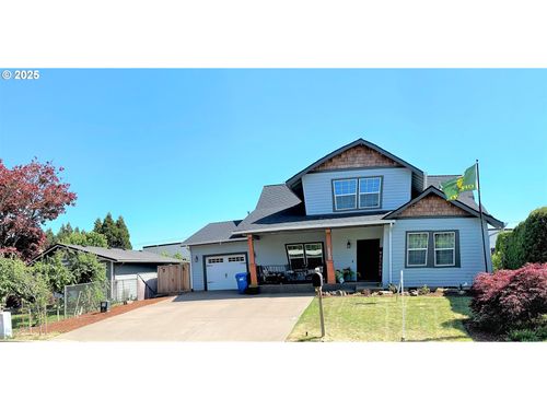 3516 Myrtle St, Woodburn, OR, 97071-2219 | Card Image