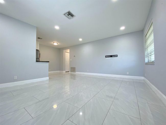 APT-3 - 624 Ne 10 Th Ave, Condo with 1 bedrooms, 1 bathrooms and null parking in Fort Lauderdale FL | Image 4