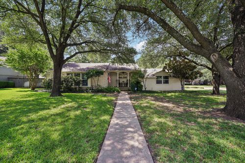 1320 Redbud Dr, Arlington, TX, 76012-2403 | Card Image