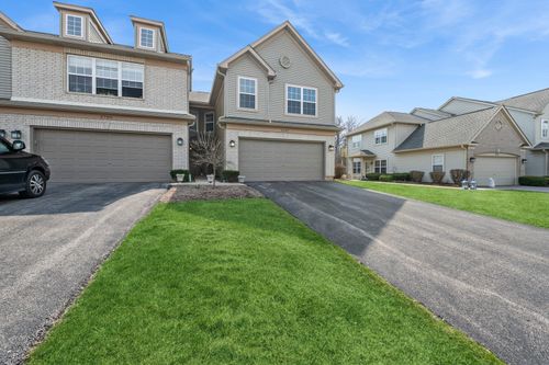 end-2707 Cobblestone Dr, Crystal Lake, IL, 60012-2605 | Card Image