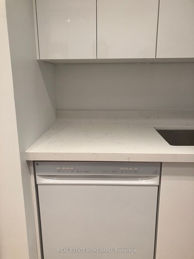 417 - 1001 Bay St, Condo with 2 bedrooms, 1 bathrooms and 1 parking in Toronto ON | Image 8