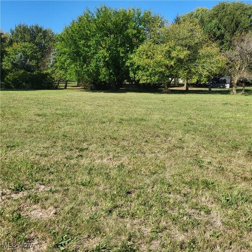 39 Sunset Ct, Elyria, OH, 44035 | Card Image
