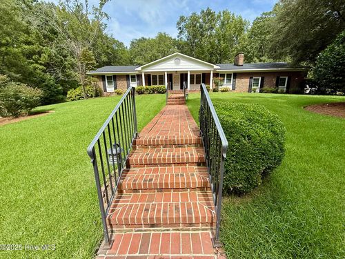 302 E Woodlawn Dr, Williamston, NC, 27892-1800 | Card Image