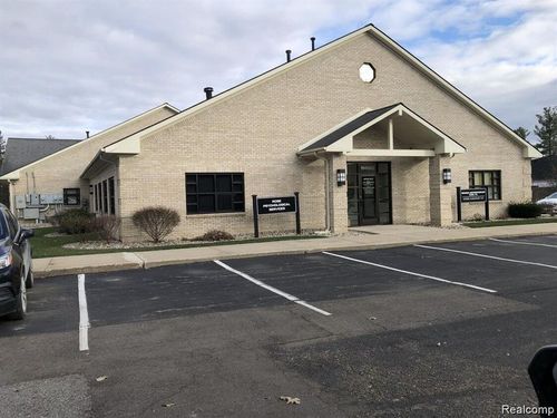 7-9460 S Saginaw Rd, Grand Blanc, MI, 48439-8225 | Card Image