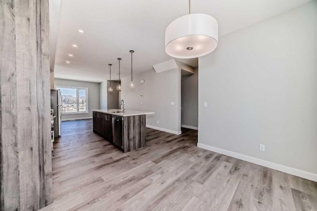 450 Shawnee Square Sw, Home with 3 bedrooms, 2 bathrooms and 3 parking in Calgary AB | Image 10