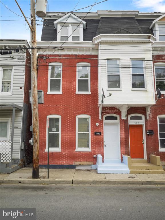 Locust St, Hagerstown, MD 21740