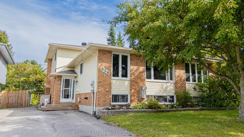 534 Bromley Ave, North Bay, ON, P1B9H5 | Card Image