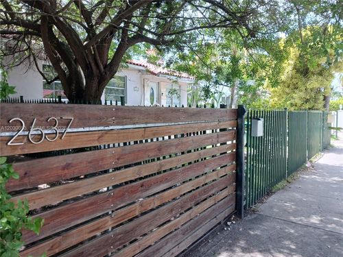 2635 Sw 34th Ct, Miami, FL, 33133-2717 | Card Image